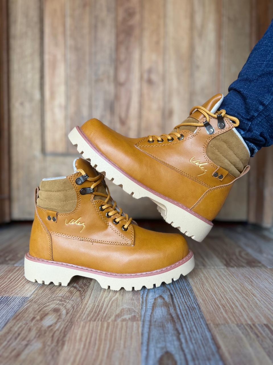 BOTA VELEZ UNISEX 22