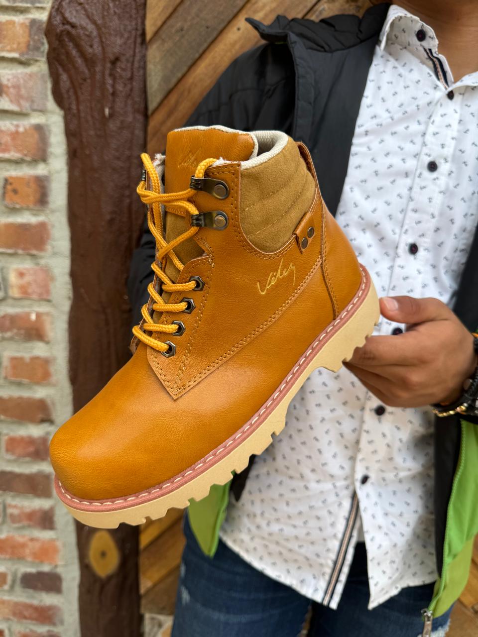 BOTA VELEZ UNISEX 22